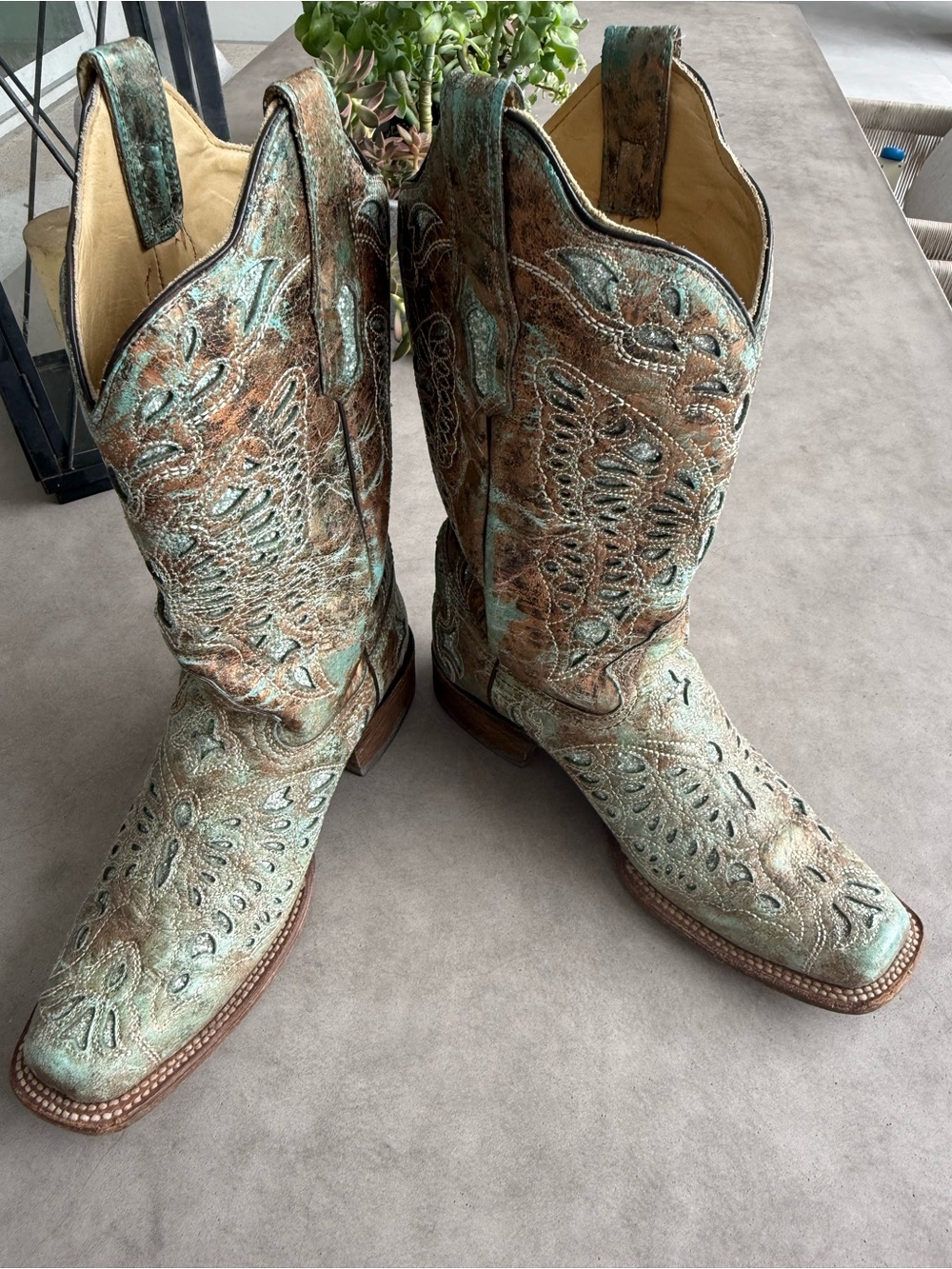 ✨ STUNNING & RARE! Corral Metallic Bronze & Turquoise Glitter